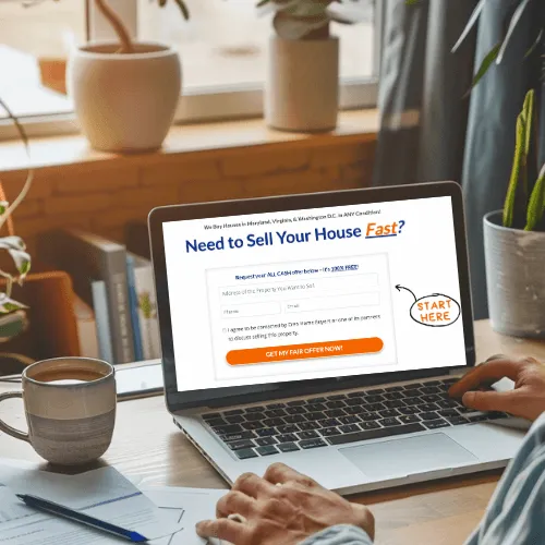 House seller filling in online form to get a cash offer from Creo Home Buyers